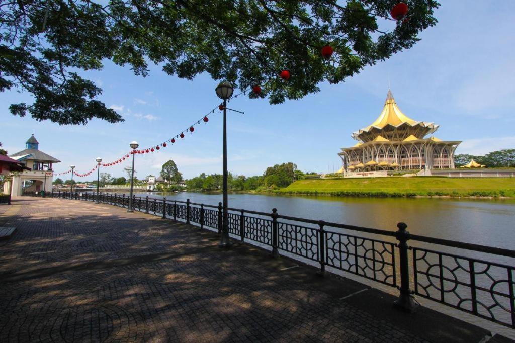 Zotel Business & Leisure Hotel Kuching Exterior photo